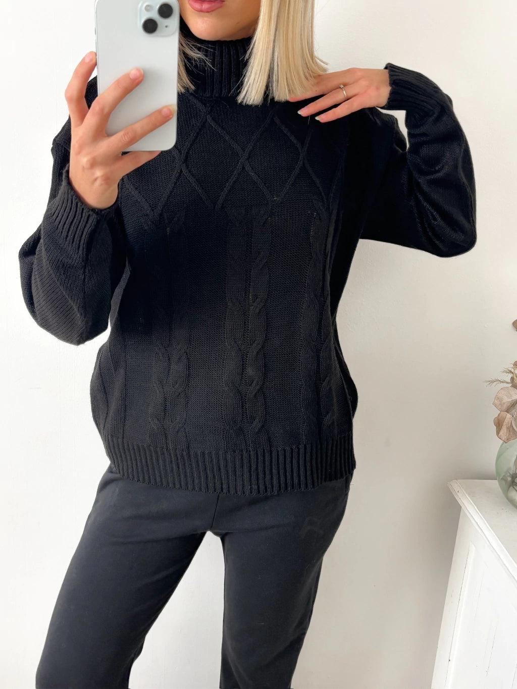 Sweater Cable