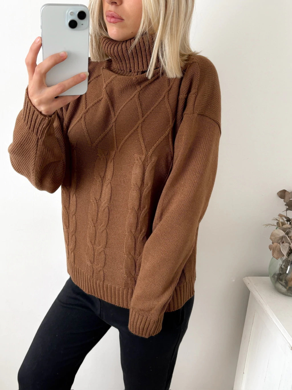Sweater Cable